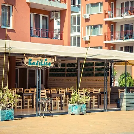 Imperial Sea View アパート *