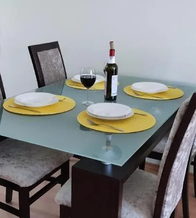 Imperial Sea View アパート