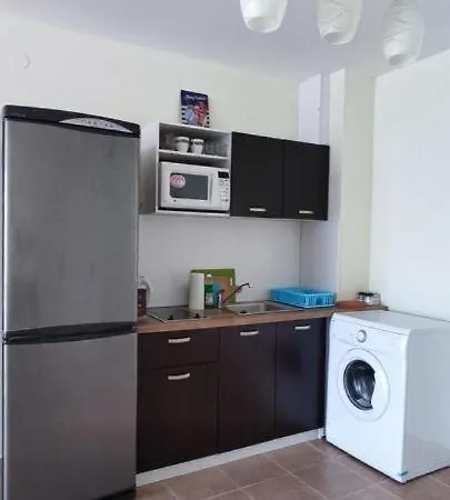 Sea View - Beachfront Apartment, 10 Pools & Free Parking スヴェティ・ヴラス
